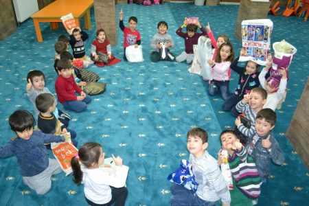 Mümin Çocuk Kulübü Hediyeleşmek