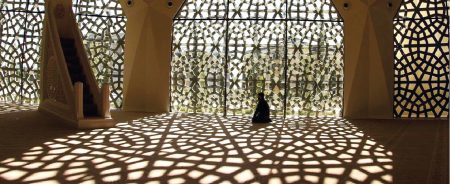 RABBİNE KULLUK EDEREK HAYAT GEÇİREN GENÇ